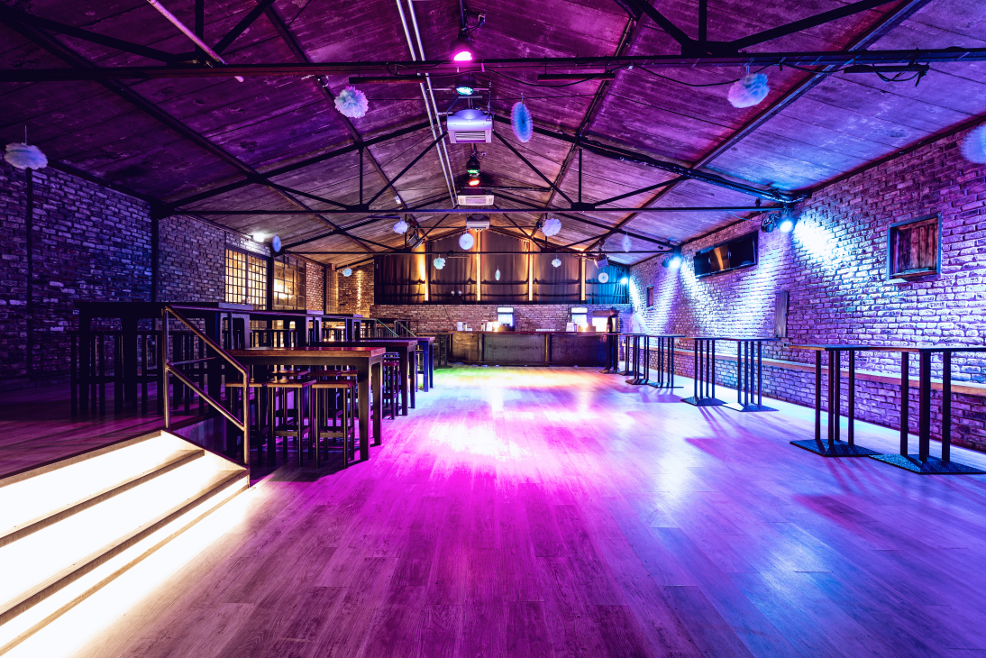 DIE HALLE Tor 2 schnell und einfach buchen RAUMPERLE