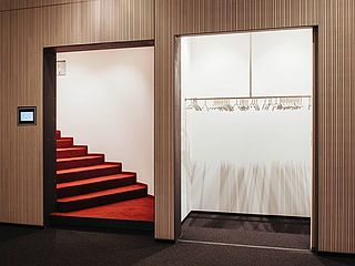 Auch eine Garderobe finden Sie beim Atrium des theo.2.meet Stuttgart direkt neben dem Treppenaufgang
