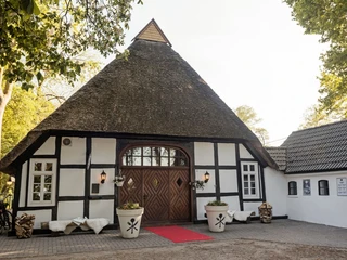 Außenansicht auf unser traumhaftes Landhaus am Deich in Bremen
