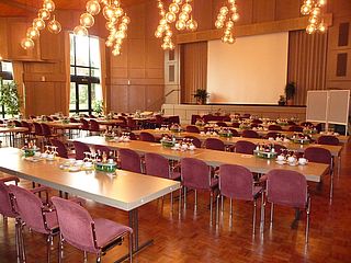 Auch Konferenzen, Seminare oder Tagungen finden im großzügigen Festsaal des Potpourris in Bad Fallingbostel statt