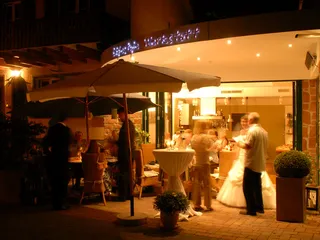 Empfangen Sie Ihre Hochzeitsgäste auf der Terrasse der LifestyleWerkstatt in Möhrfelden