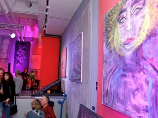 Im "Park34" in Bremen schmücken bunte Kunstwerke die Location