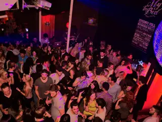 Gefüllte Tanzfläche Studio Lounge Bar Club Bremen