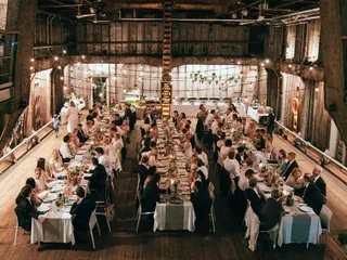 Rustikal und gemütlich Hochzeit feiern in der LUKE II auf der BLEICHEN im Hamburger Hafen