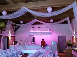 In der Diele am See finden wunderbar ausgeleuchtete Events im Herzogtum Lauenburg statt