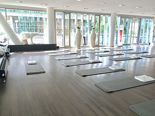 Hamburg Port View als Yoga