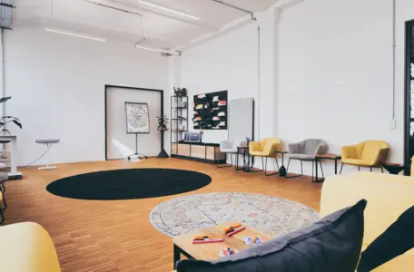 Seminarraum - Studio mit Gewächshausküche