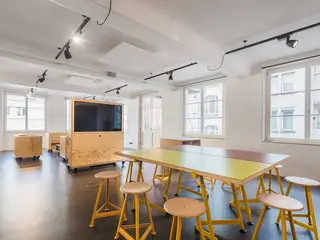 Auch ein TV findet sich in der iD-Werkstatt der GfG Stuttgart 