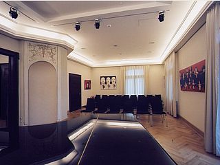 Der Konzertraum im Bürgermeisterhaus in Essen, wird durch einen Flügel abgerundet und die professionelle Soundtechnik sorgt für ein einzigartiges Klangerlebnis