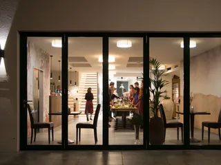 Die großzügige Fensterfront der LifestyleWerkstatt sorgt für eine schöne Atmosphäre für Ihr Event