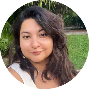 Natyela Bade, Kundenmanagement