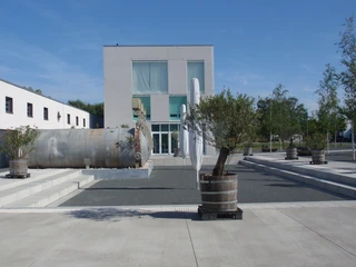 Industriell und zugleich modern - der Außenbereich des Kulturwerks ©Mehrzwecksäle Norderstedt GmbH