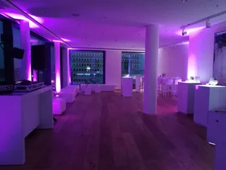 Stimmungsvolles Ambiente im Bridge Deck des ecos office center bremen teerhof
