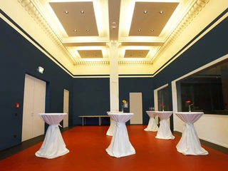 Im edlen Foyer kann Ihnen das Buffet angerichtet werden