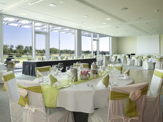 Heiraten mit viel Stil im Saal Cheltenham Atlantic Hotel Galopprennbahn Bremen