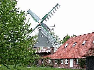 In idyllisch versteckter Lage in Habbrügge bei Ganderkesee steht die Windmühle "De lütje Anja"
