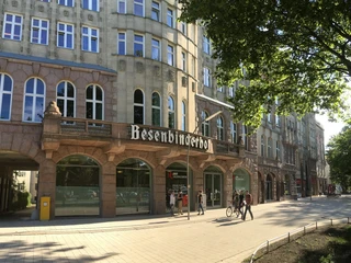 Der Besenbinderhof ist dank seiner Nähe zum Hauptbahnhof auch mit dem ÖPNV gut erreichbar