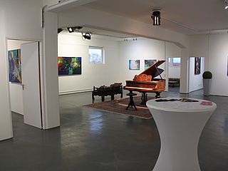 Die großzügige Galerie in der alten Tabakfabrik in Mannheim bietet Raum für Musik und Kunst