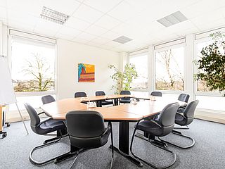 Der Konferenzraum des Ecos office center in Essen eignet sich hervorragend für Meetings in einer größeren Runde