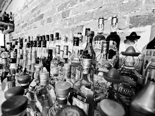 Eventkeller Frankfurt Bar Sortiment black / white
