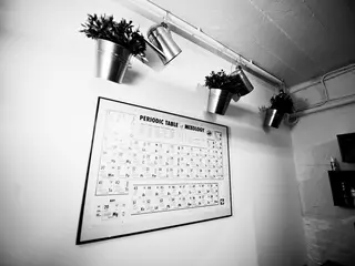 Eventkeller Frankfurt Periodensystem Cocktail Mix black / white