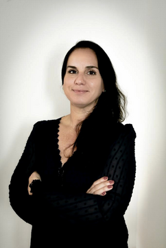Patricia Torrealba, Akquise