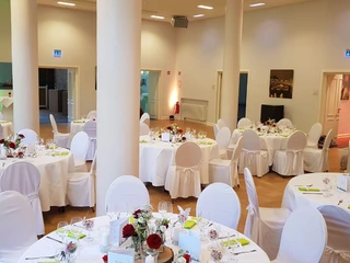 Die Säulen des großen Saal im Georgie in Hamburg geben Ihrer Feier einen ganz besonderen Flair
