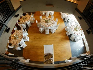 Blick von der Galerie auf den Festsaal des Hof Friens in Uchte