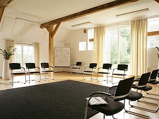 Veranstalten Sie Ihr nächstes Seminar im lichtdurchfluteten Seminarraum auf dem Seminarhof Feuerborn in Osterholz-Scharmbeck