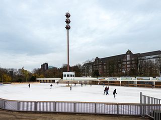Hamburg Planten un Blomen Außenfläche Eislaufbahn
