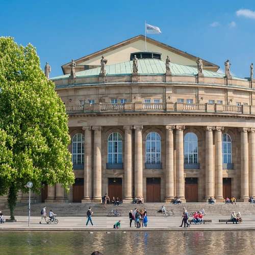 Wahrzeichen von Stuttgart im Sonnenschein.  