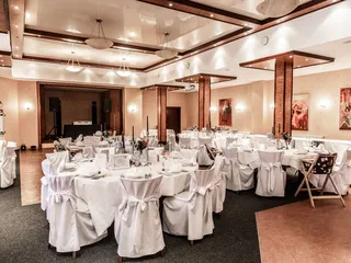 Der Festsaal des Hotel Haberkamp in Achim ist ein echtes Schmuckstück und der perfekte Ort für Ihre Feier