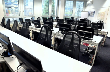 Top ausgestatteter Seminarraum