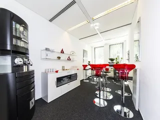 Kleine Stärkung oder Koffein-Schub gefällig? Im Coffice des ecos office centers Wiesbaden finden Sie die perfekten Vorraussetzungen für entspannte Pausen zwischendurch