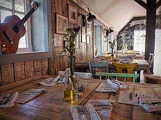 Ungezwungen Speisen in der Wohnküche Landhaus am Deich in Bremen 