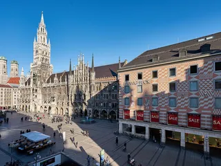 Von den Büros der FOX LOUNGES bietet sich ein wundervoller Blick auf den Münchner Marienplatz