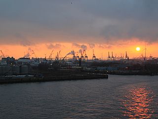 Ausblick bei Sonnenuntergang Raum Elbphilharmonie HafenCity Hamburg CS Business Center 