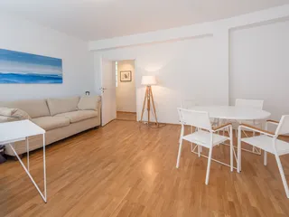 Das Büro 28m² der FOX LOUNGES in München überzeugt durch seinen modernen Einrichtungsstil