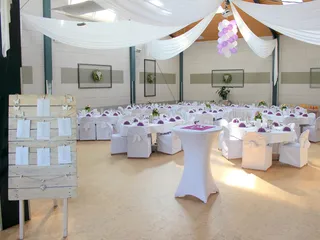 Ihre Hochzeitsfeier wird in der Partyscheune des Bauernhof Lehmann in Celle zum einzigartigen Erlebnis