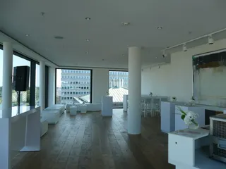 Ein Traum in weiß: Ihre Hochzeitsfeier im Bridge Deck des ecos office center bremen teerhof