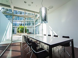 Direkter Zugang zu unserer schönen Terrasse im Raum K04 im BBCC - Berliner Bogen Conference Center Hamburg 