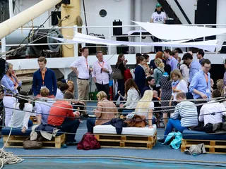 Veranstaltung mit viel frischer Seeluft an Deck der BLEICHEN im Hamburger Hafen