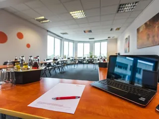 Im Konferenzraum des eos office center magdeburg in der Hegelstraße finden bis zu 60 Personen Platz