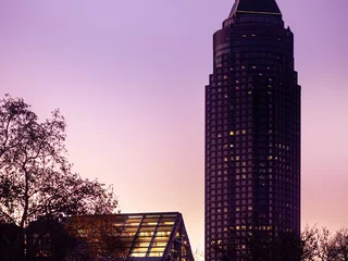 Die pme Work-Life-Akademie liegt direkt neben dem Tower, eines der Wahrzeichen Frankfurts