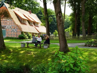 Gruppenarbeit am Rondell, Seminarhof Feuerborn Osterholz-Scharmbeck