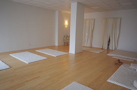 Yogastudio mit Massageraum