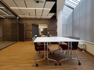 Seitlicher Blick in den Raum Utkiek Martinsclub Bremen Nord
