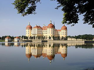 Das Schloss Moritzburg bei Dresden.