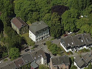 Das Bürgermeisterhaus in Essen liegt mitten im Grünen 
