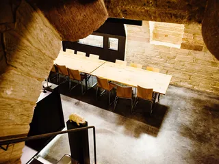 Die Eventlocation befindet sich im Untergeschoss des denkmalgeschützten Gebäudes